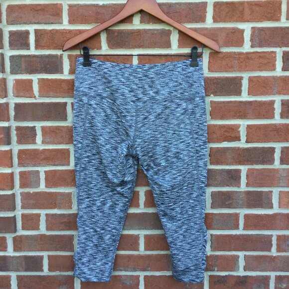 Mondetta Athletic Leggings Medium Black Gray Capri Length Yoga Gym Cycling - Picture 2 of 8